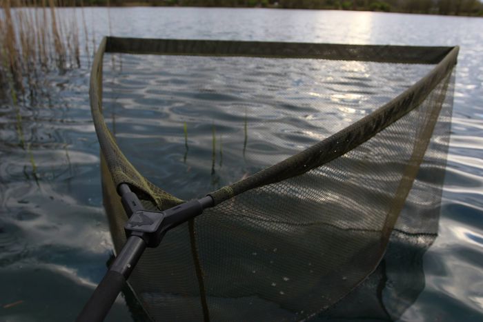 Avid Carp Traction Net & Handle