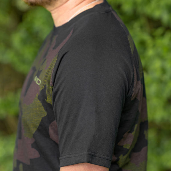 Avid Carp Distortion Camo Lite Short Sleeve T-Shirts