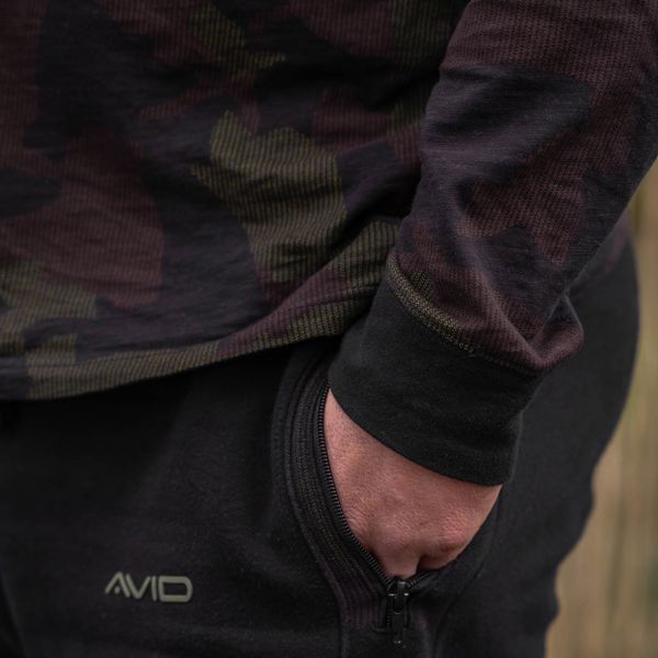 Avid Carp Distortion Camo Lite T-Shirt