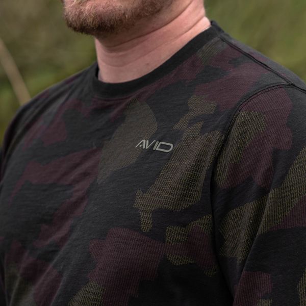 Avid Carp Distortion Camo Lite T-Shirt