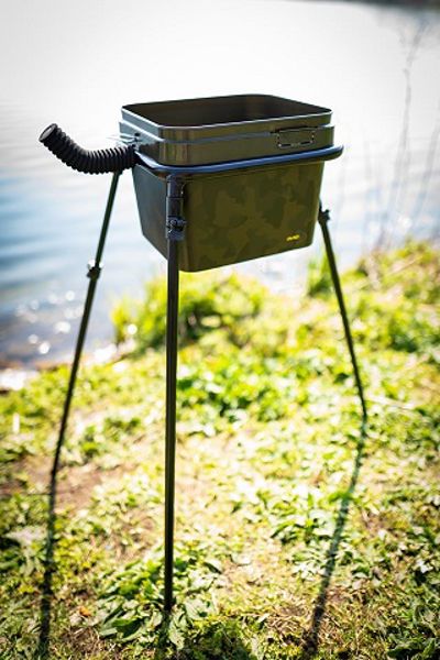 Avid Carp Lok Down Bucket Stand