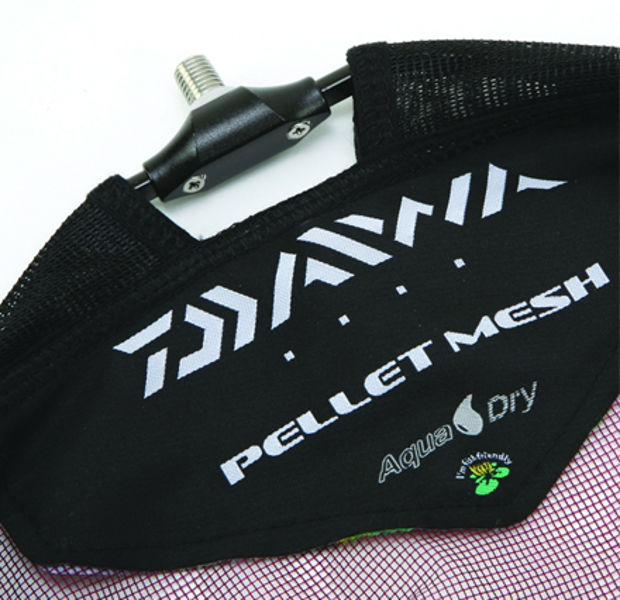 Daiwa Pellet Mesh Aquadry Landing Nets