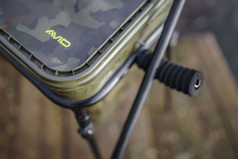 Avid Carp Lok Down Bucket Stand