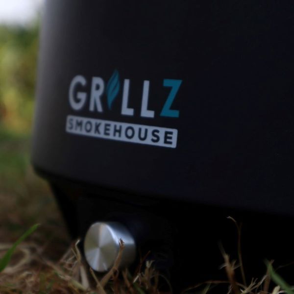 Wolf Grillz Smokehouse